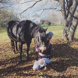 Meet your Posher, Fay